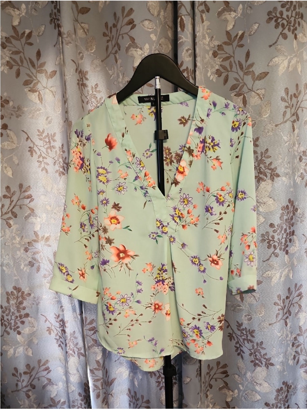 Women's Mint Green Floral V-Neck Roll-Sleeve Blouse Size Small